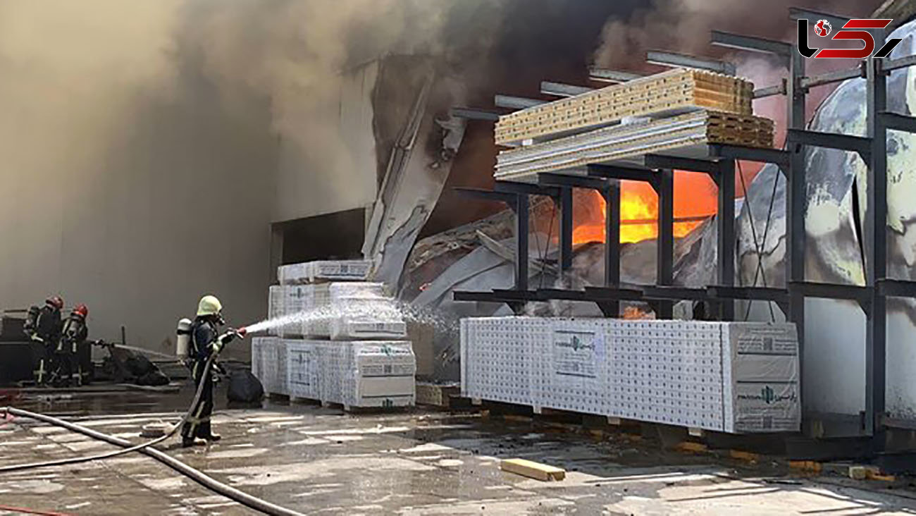 شرکت فوم سازی شیراز در آتش سوخت + فیلم و عکس