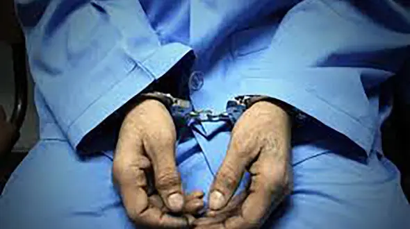 بازداشت سارق مسلح در کنگان / با کلت کمری دستگیر شد