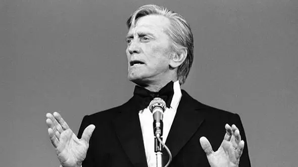 
اسپارتاکوس سینما ۱۰۲ ساله شد+عکس
