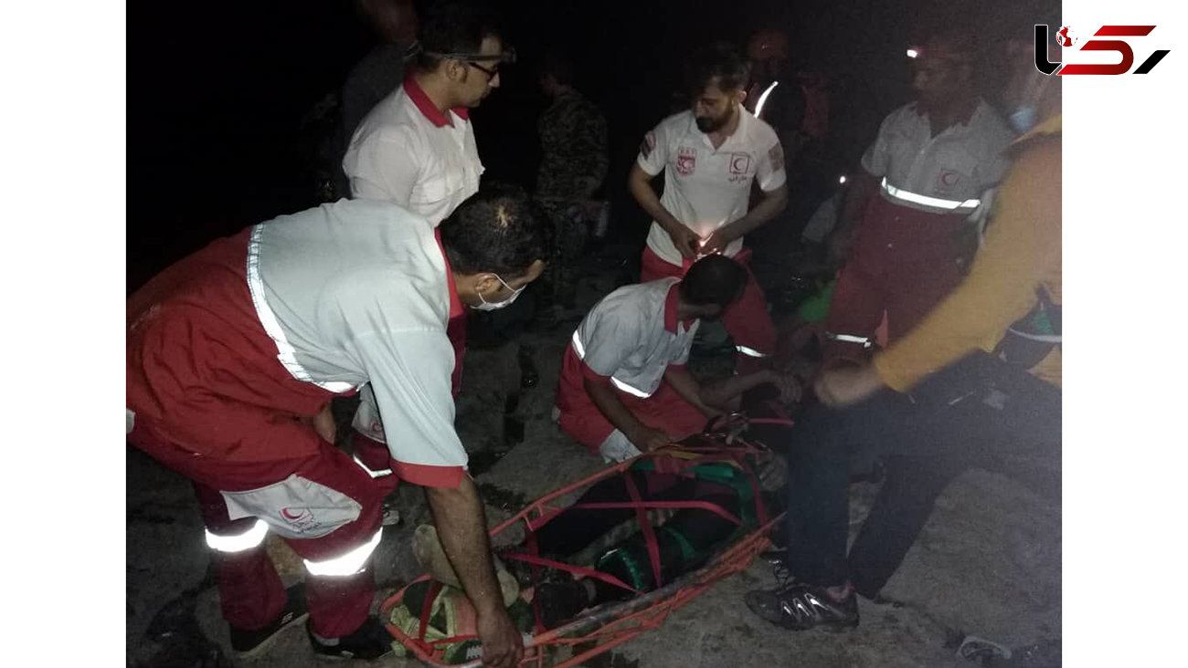 2 گردشگر پس از سقوط از ارتفاعات تنگ رغز داراب نجات یافتند