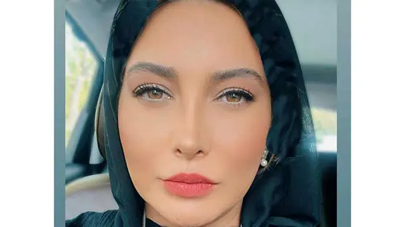 عکس فریبا نادری در مکان عمومی !  