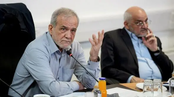پزشکیان: باید با افرادی که در قاچاق سوخت نقش دارند، برخورد شود