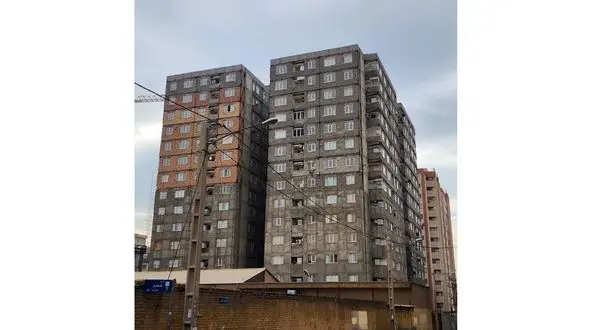 وارد این ساختمان در تهران نشوید/ ناایمن است 