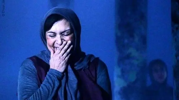 خنده رویا تیموریان روی صحنه تئاتر/ تتوکاری که به میان تهران پرت شده 
است + عکس