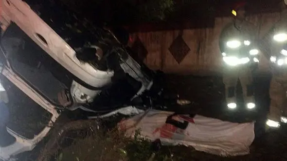 واژگونی مرگبار پژو ۲۰۶ در بزرگراه اشرفی اصفهانی + تصاویر