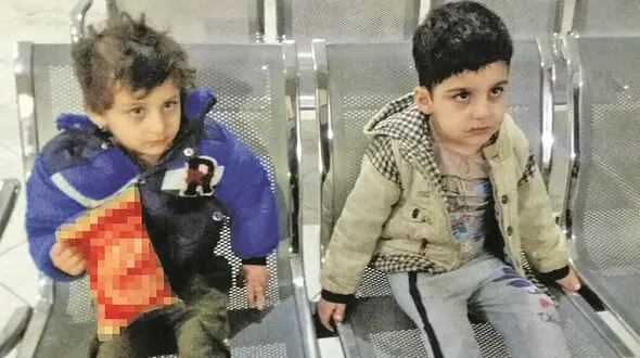 پسر 5 ساله با نازنین 3 ساله از خانه زن غریبه در تهران فرار کردند / سرنوشت این دو کودک اشک همه را در می آورد + عکس 2 کودک