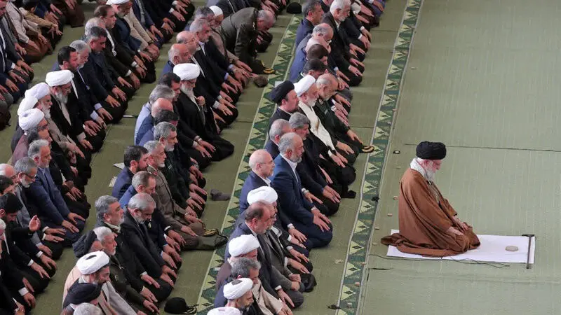 حضرت آیت الله خامنه‌ای ، امروز (دوشنبه۱۱ فروردین ۱۴۰۴) در خطبه نماز عید سعید فطر 