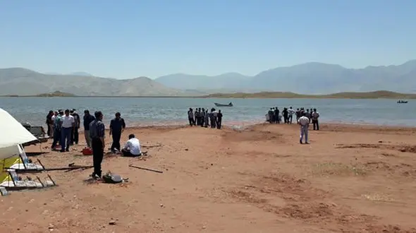 ادامه جستجو برای یافتن جسد مرد غرق شده در سد ماکو + عکس
