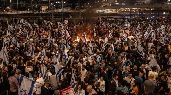 تظاهرات ده هزار اسرائیلی در اعتراض به برکناری گالانت / واکنش کاخ سفید به اخراج وزیر جنگ اسرائیل