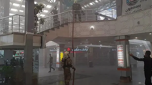 آتش سوزی مجتمع تجاری در خیابان خیام