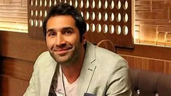 تجویز خنده دار ترین پشت صحنه سریال ویلای من برای روزهای دلگیر پاییز! / نبینی نصف عمرت بر فناست+ ویدئو هادی کاظمی: رفتم خواستگاری مادرش، عارف به دنیا اومد، بلییی