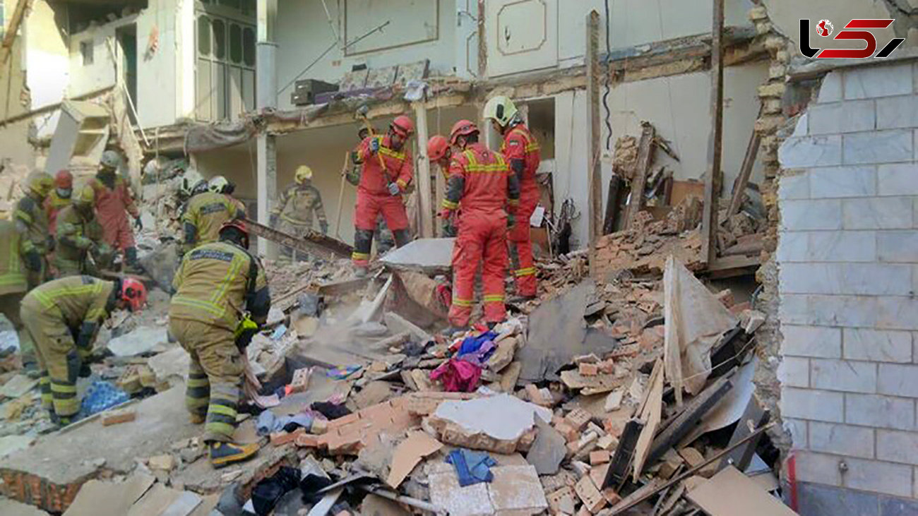 ریزش ساختمان مسکونی در شهرک ولیعصر 3 کشته و مصدوم تاکنون