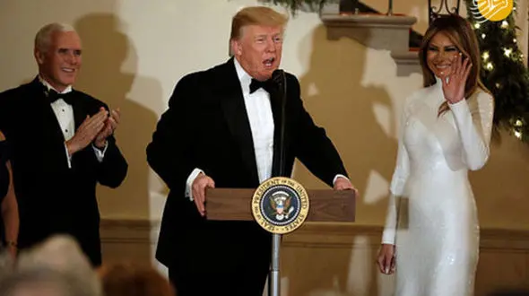 پوشش متفاوت ترامپ و ملانیا در کاخ سفید+عکس
