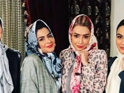 عکس های قدیمی بازیگرانی / ابروهای نازک بهم چسبیده و سبیل خانم بازیگران /قیافه های جالب سیما تیرانداز، شهره سلطانی، شبنم قلی خانی، یکتا ناصر، فریبا نادری، نسیم ادبی دیدن دارند