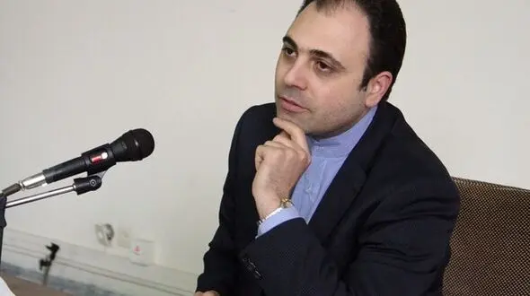 ساعد وکیل: اسدبیگی می‌تواند تا 2 سال محروم شود/  قرارداد داخلی با امضا مانند قرارداد اصلی بار حقوقی دارد