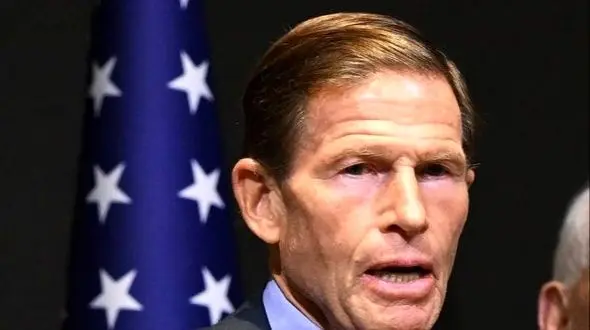 ادعای سناتور دموکرات درباره احتمال درگیری زمینی ایران و آمریکا