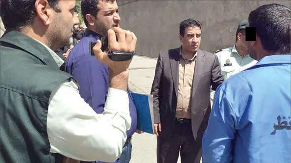 راننده کامیون مشهدی از روی زن جوان رد شد و 30 متر پیکر او را زیر خودرو کشاند+عکس