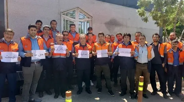 تجمع جمعی از کارکنان راهداری قزوین مقابل استانداری