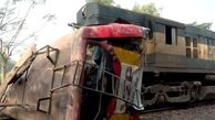 تصادف مرگبار قطار با اتوبوس مسافربری / 12 نفر کشته شدند / بنگلادش