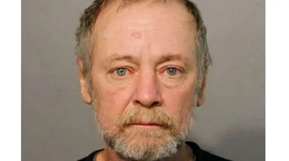 مردی زنش را کشت و یک ماه با جسد او زندگی کرد! + عکس