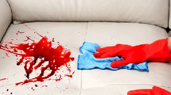 از بین بردن لکه مبل با فوت وفن های خانگی