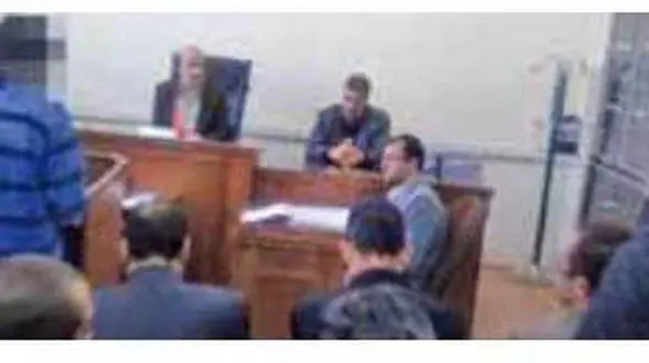 وقتی داماد جوان، عروس و پسر 19 ساله را پشت اتاق قفل شده گیر انداخت! + عکس