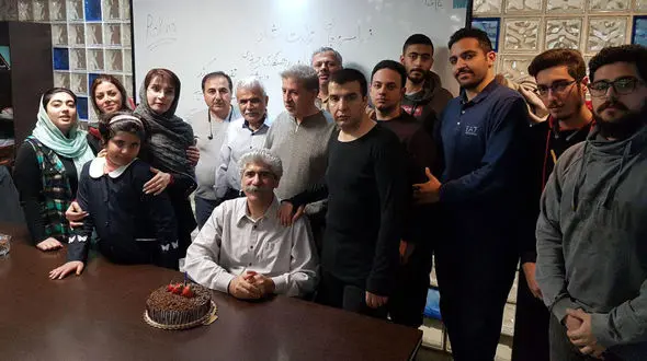 جشن تولد فرامرز قره اباغی در تحریریه رکنا  + عکس 