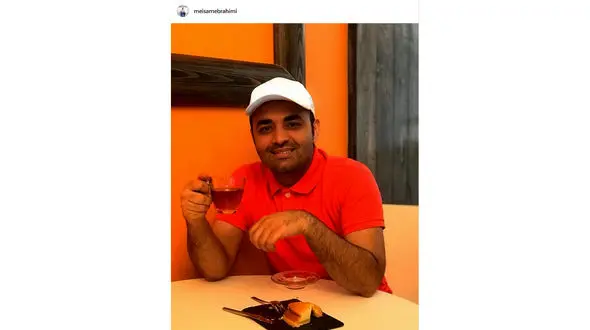 چای و کیک خورون «میثم ابراهیمی» پیش از شروع بازی ایران و اسپانیا