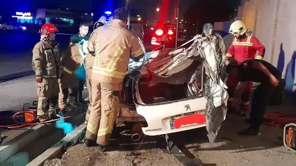 تصادف مرگبار در اتوبان لشکری / 2 جوان تهرانی در میان آهن پاره ها جان باختند