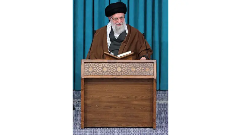 رهبر معظم انقلاب اسلامی امروز( یکشنبه ) در دیدار اساتید، قاریان، و حافظان برتر شرکت‌کننده در چهل و یکمین دوره مسابقات بین‌المللی قرآن