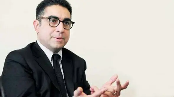 کیارستمی در فرانسه ضربه مغزی شد!/ اگر به عقب برگردیم، همان کارها را انجام می‌‌دهیم +عکس
