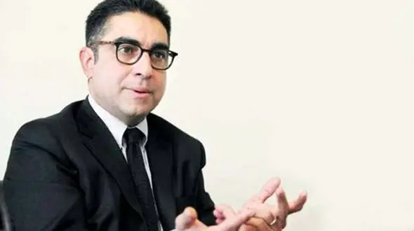 کیارستمی در فرانسه ضربه مغزی شد!/ اگر به عقب برگردیم، همان کارها را انجام می‌‌دهیم +عکس