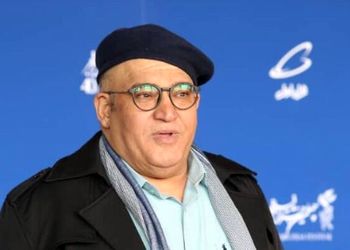 فیلم/بحث نادر سلیمانی و پسرش درباره دغدغه‌های نسل Z / دانشجو مگه قراره باید درآمد داشته باشه ... نباید اسنپ کار کنی.. باید پدر و مادر بندازنتون بیرون؟