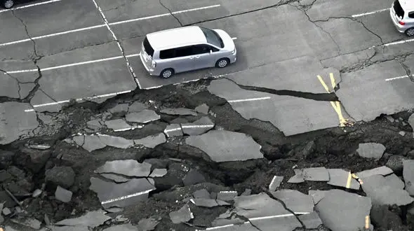 فیلم حیرت آور  زلزله ای با ریشتر ۸.۹  در ژاپن 