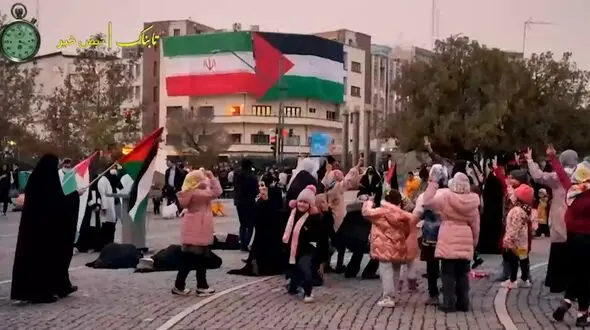 حمایت دختران ایران از مردم غزه و فلسطین در تئاتر شهر + فیلم