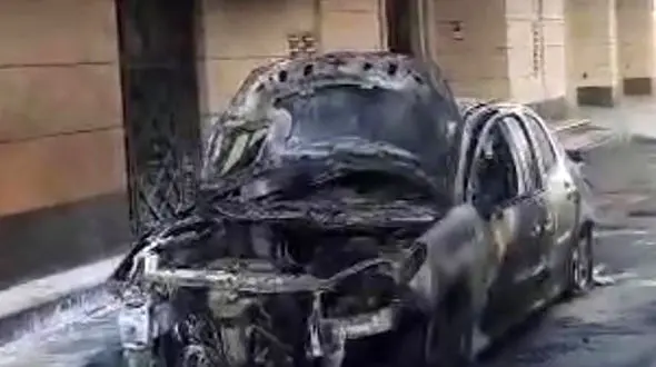  آتش‌سوزی خودرو 207 در بندرعباس؛ علت حادثه در دست بررسی