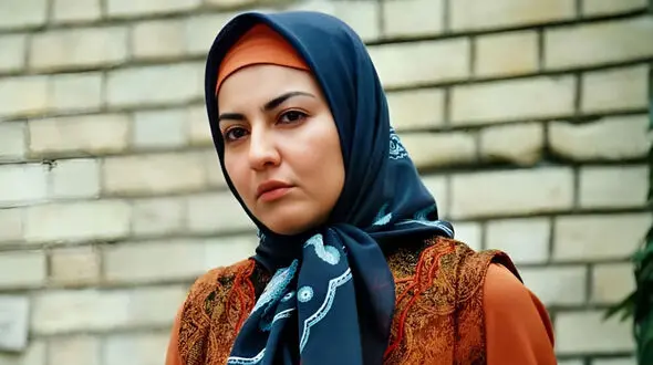 عکس رونمایی از پدر و مادر باکلاس آناهیتا همتی، نرگس سریال خانه به دوش در جشن تولد پدرش 
