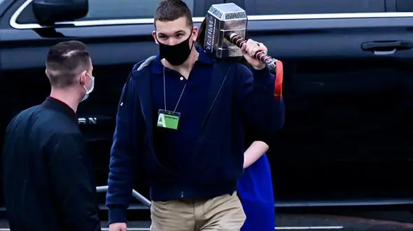 عکس های دیدنی از اسباب‌کشی ترامپ و یارانش از کاخ سفید