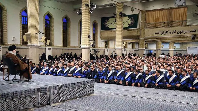 دیدار رهبری با کارگران