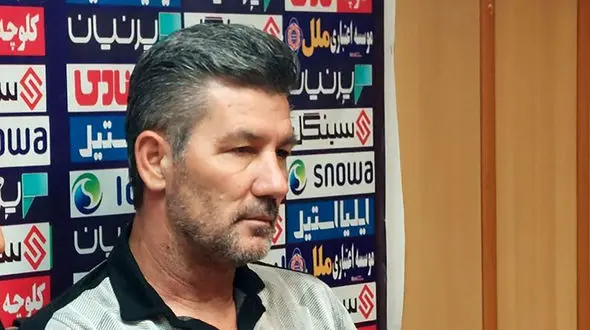 صدای سرمربی یونانی، نیامده در آمد/ اوزونیدیس: فوتبال ایران نیاز به زمین‌های باکیفیتی دارد + فیلم