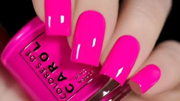 خاص‌ ترین ترندهای رنگ لاک ناخن 2025 / از آرامش پاستلی تا جذابیت نئونی