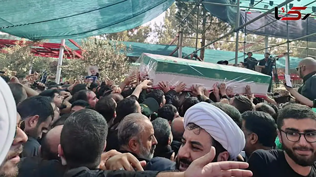 مراسم خاکسپاری سردار حاجی زاده و سرلشکر محمود باقری برگزار شد