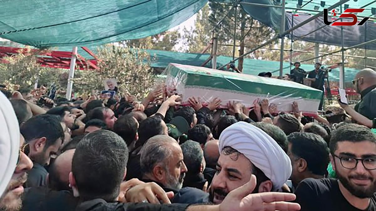 مراسم خاکسپاری سردار حاجی زاده و سرلشکر محمود باقری برگزار شد