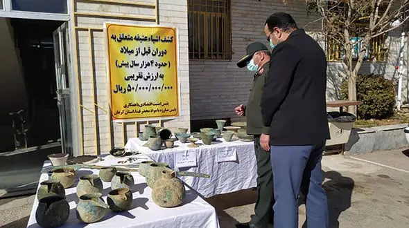 بازداشت مرد کرمانی با گنج های 4 هزار ساله میلیاردی / بار پسته ردگم کنی بود + عکس