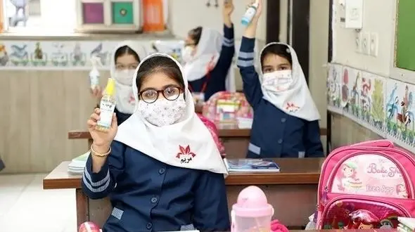 دانش‌آموزان دختر متأهل می‌توانند در نوبت روزانه مدارس ادامه تحصیل دهند؟