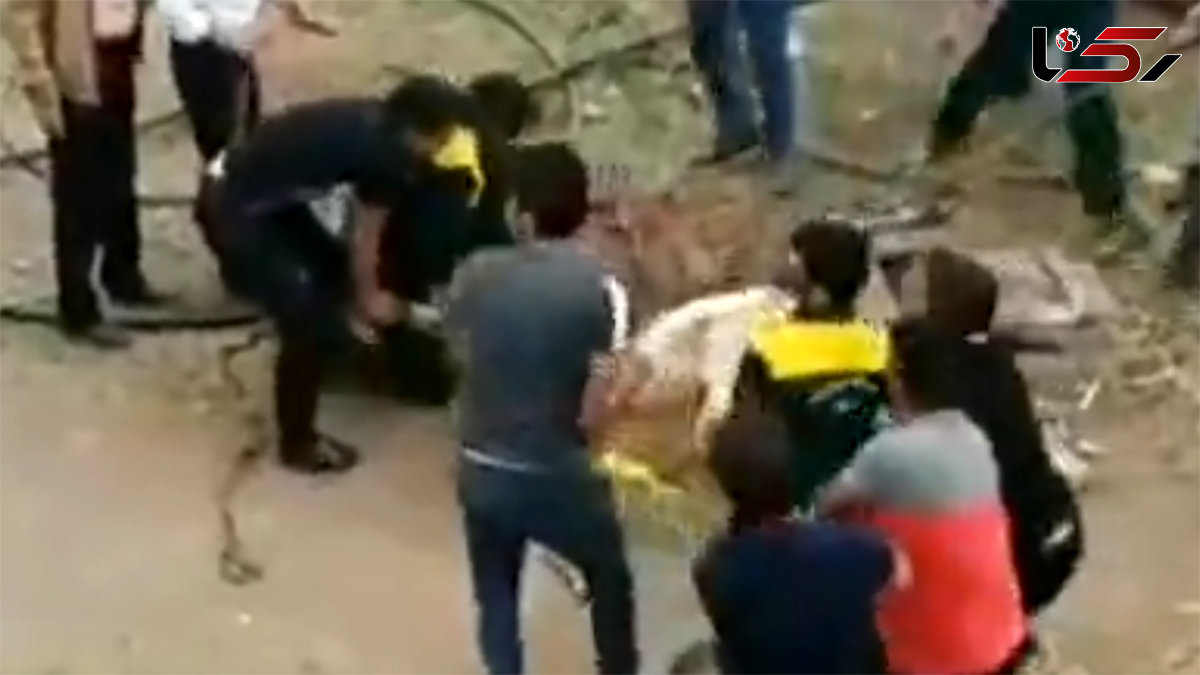 فیلم / نجات شتر گرفتار در دهنه چاه در قمصر کاشان