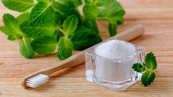 خمیر دندان گیاهی در خانه تهیه کنید