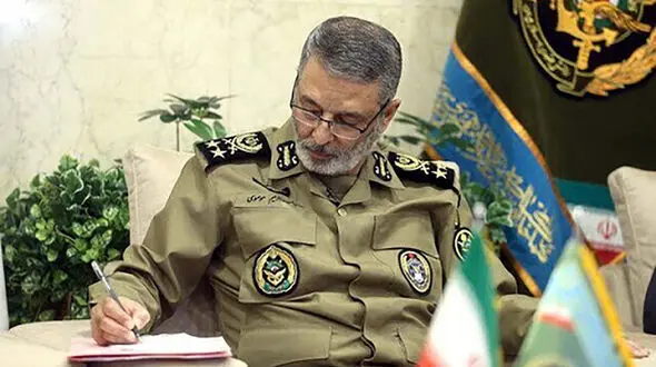 پیام تسلیت فرمانده کل ارتش در پی درگذشت سرتیپ مصوری