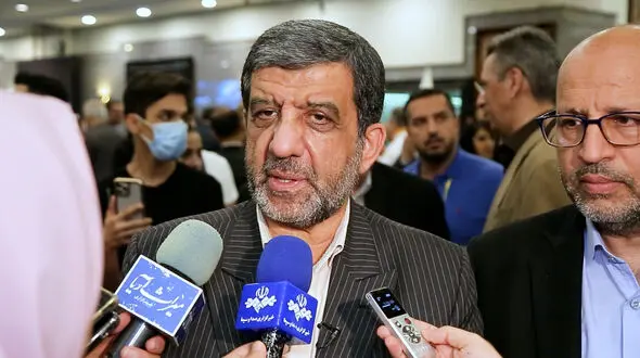ضرغامی: ۱۰ هزار هنرمند صنایع‌دستی بیمه می شوند / اختصاص میدان مشق به موزه ملی ایران / استخدام ۱۲۰۰ مرمت کار