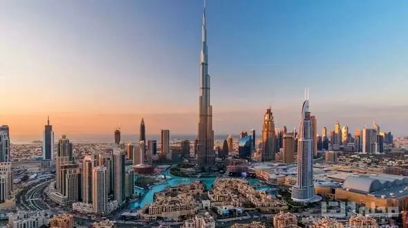 فیلم برخورد دیدنی صاعقه به آسمان خراش برج خلیفه در دبی